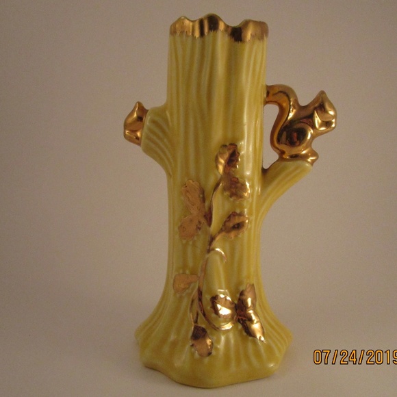 Warranted 22 K Gold Vase.  Tree stump style. - Picture 1 of 2